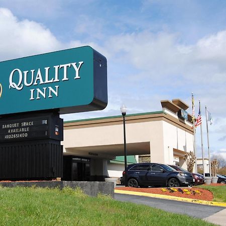 Quality Inn Windsor Mill Eksteriør billede