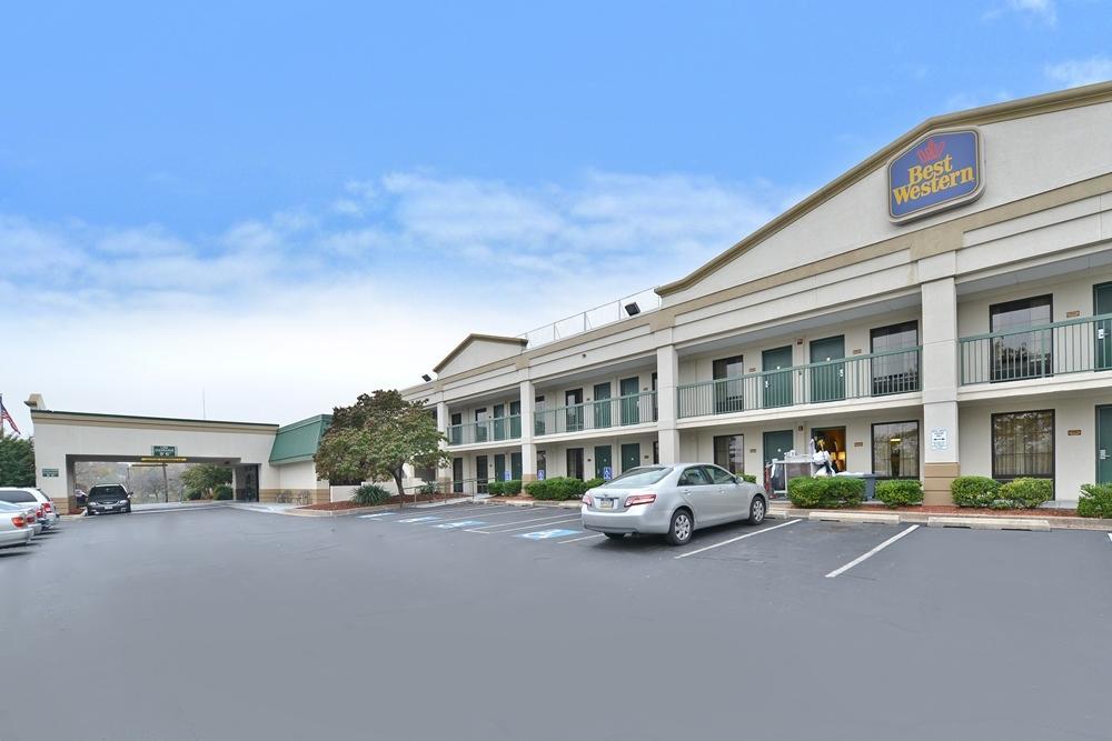 Quality Inn Windsor Mill Eksteriør billede