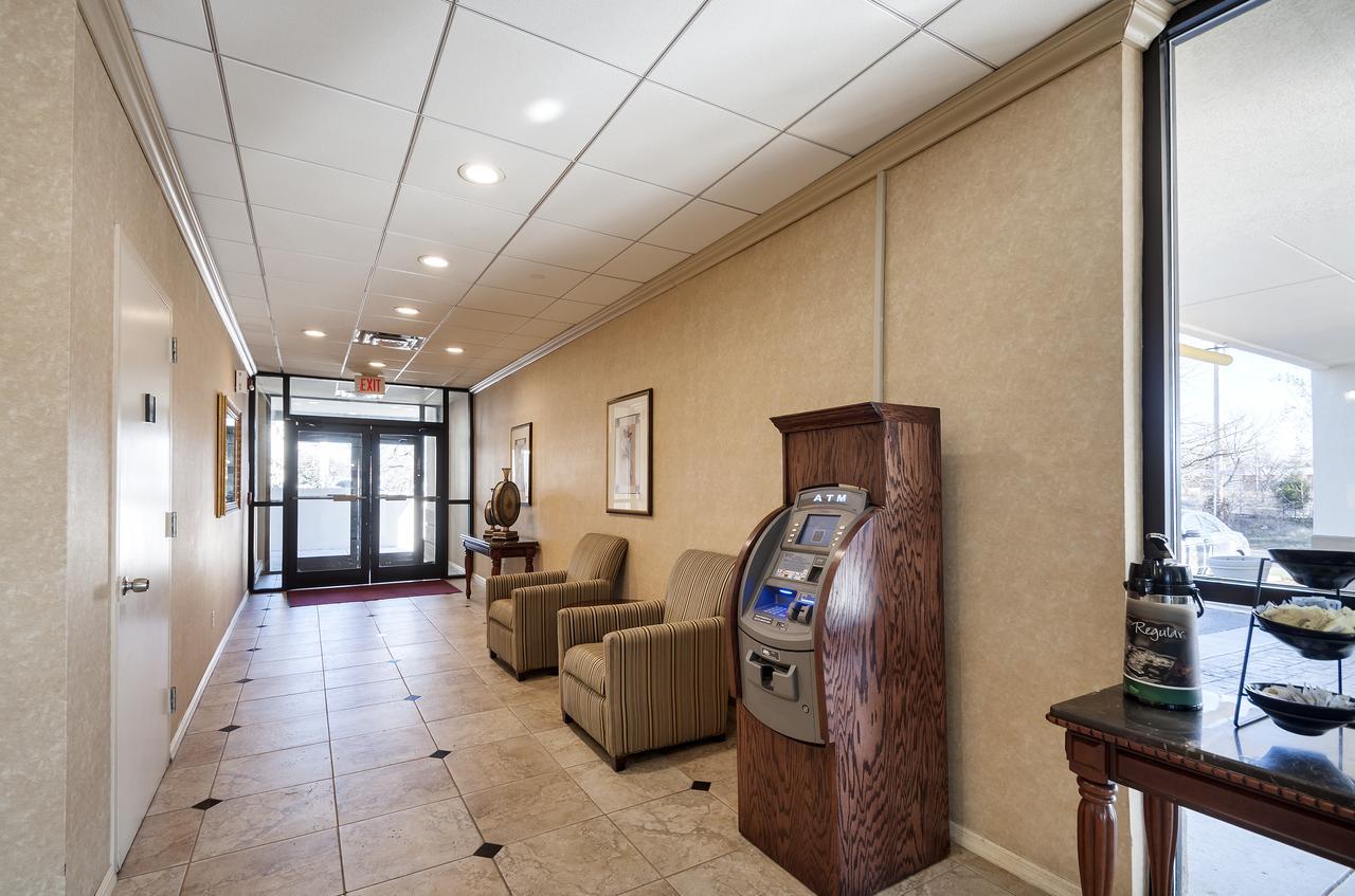 Quality Inn Windsor Mill Eksteriør billede