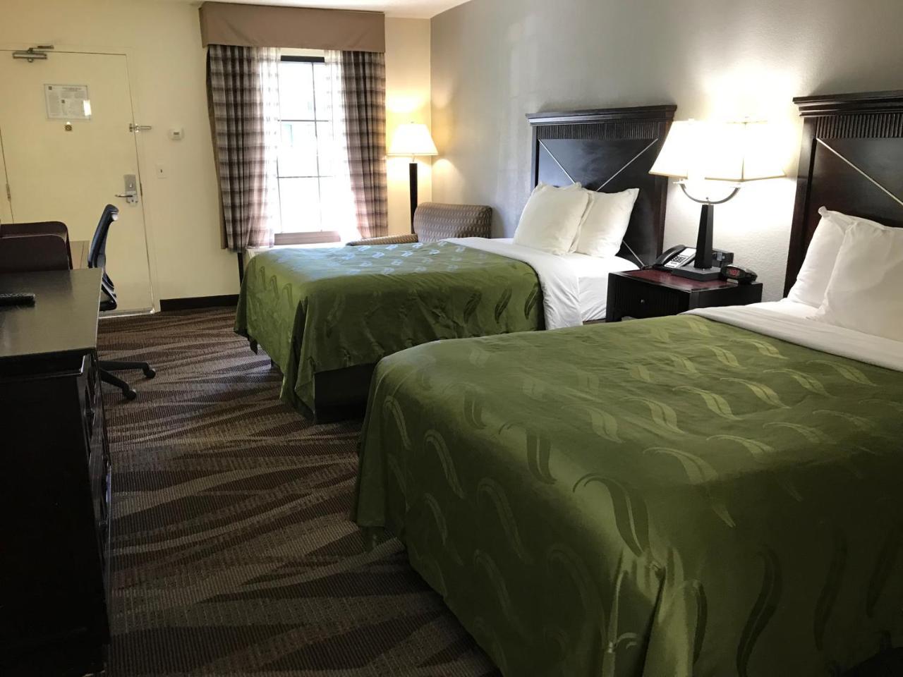 Quality Inn Windsor Mill Eksteriør billede